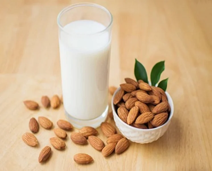 خرید پودر شیر بادام، بمب کلسیم مناسب رژیم های گیاهخواری