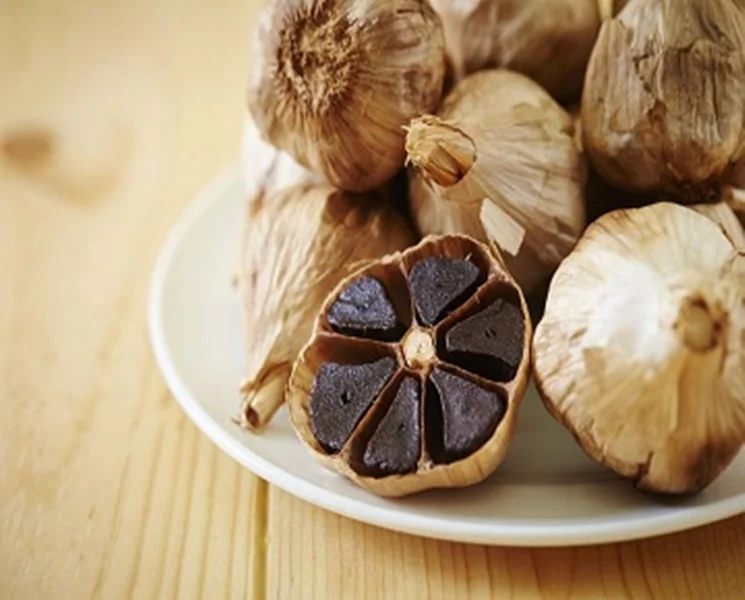 خواص سیر سیاه، تقویت سیستم ایمنی و ضد سرطان